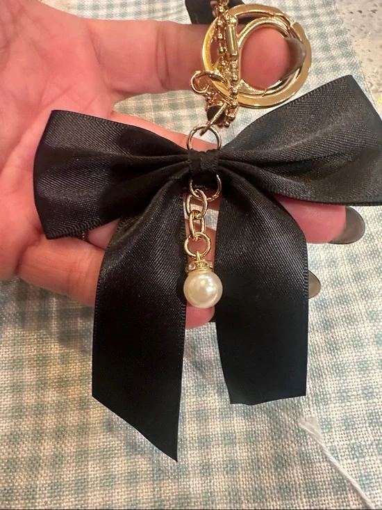 COACH Black 2”x1” Hangtag with Satin Bow Key Charm - Picture 3 of 3